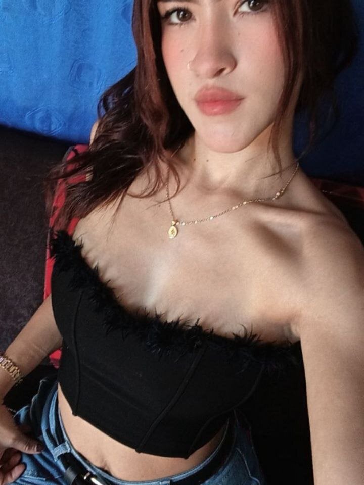 heiley_moon Offline XXX-chat