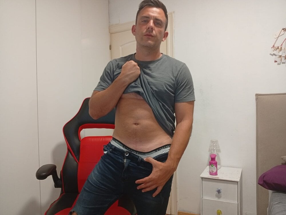 captianamericablue from stripchat