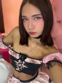Model pretty_aeri