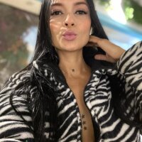 Juaniitha_69's Offline Chat Room