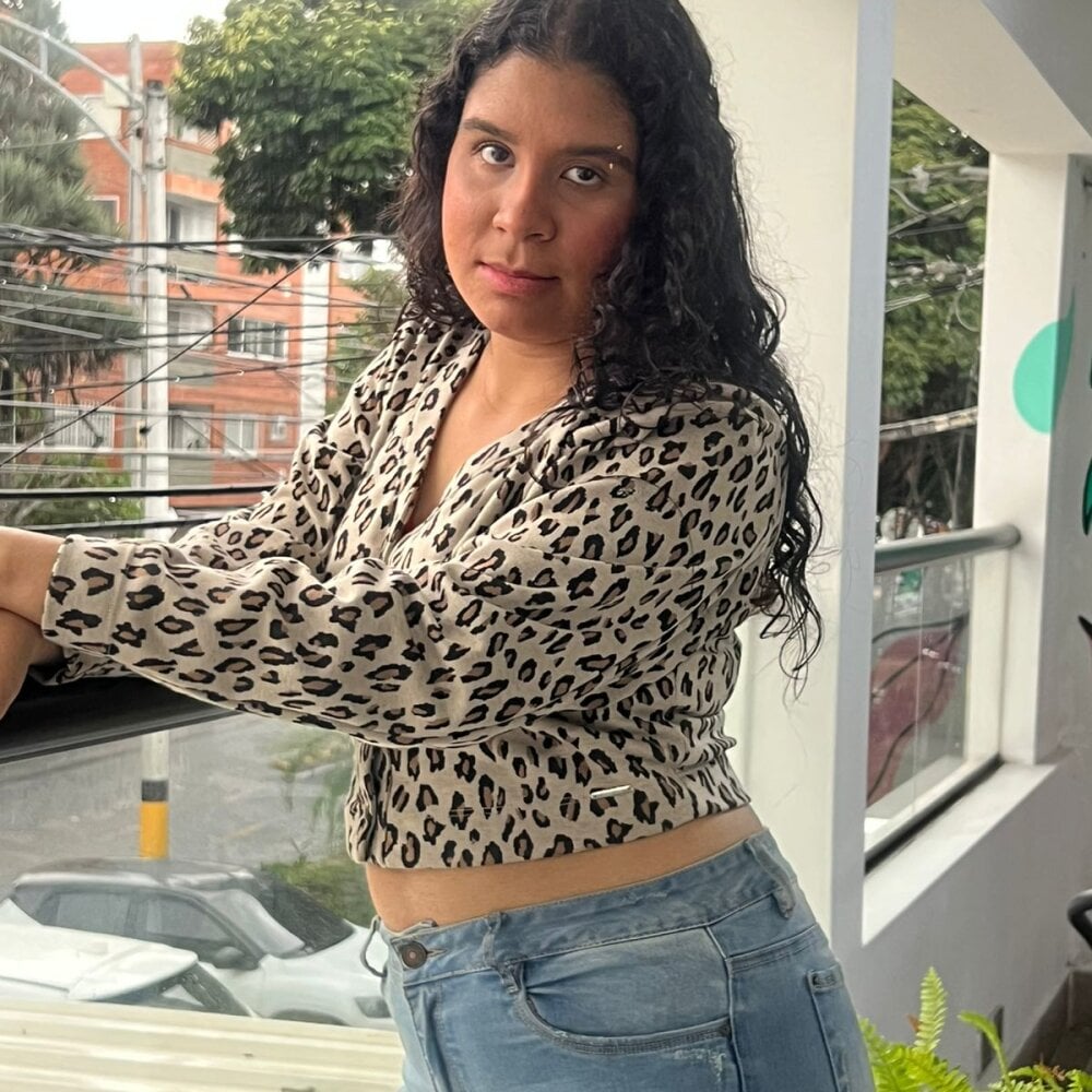 coupleslivesex.com nannarouse livesex profile in somewhere in the world cams
