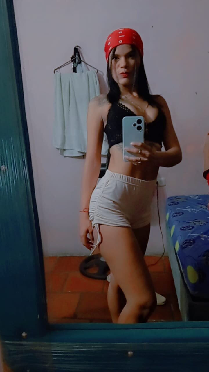 exoticskinny_latina