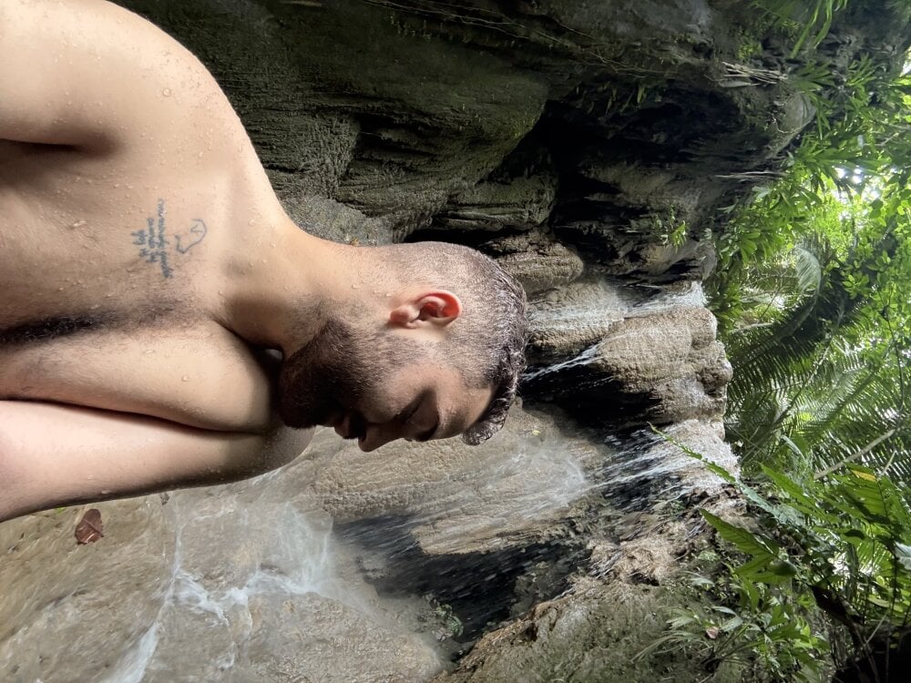 Ezren_ profile