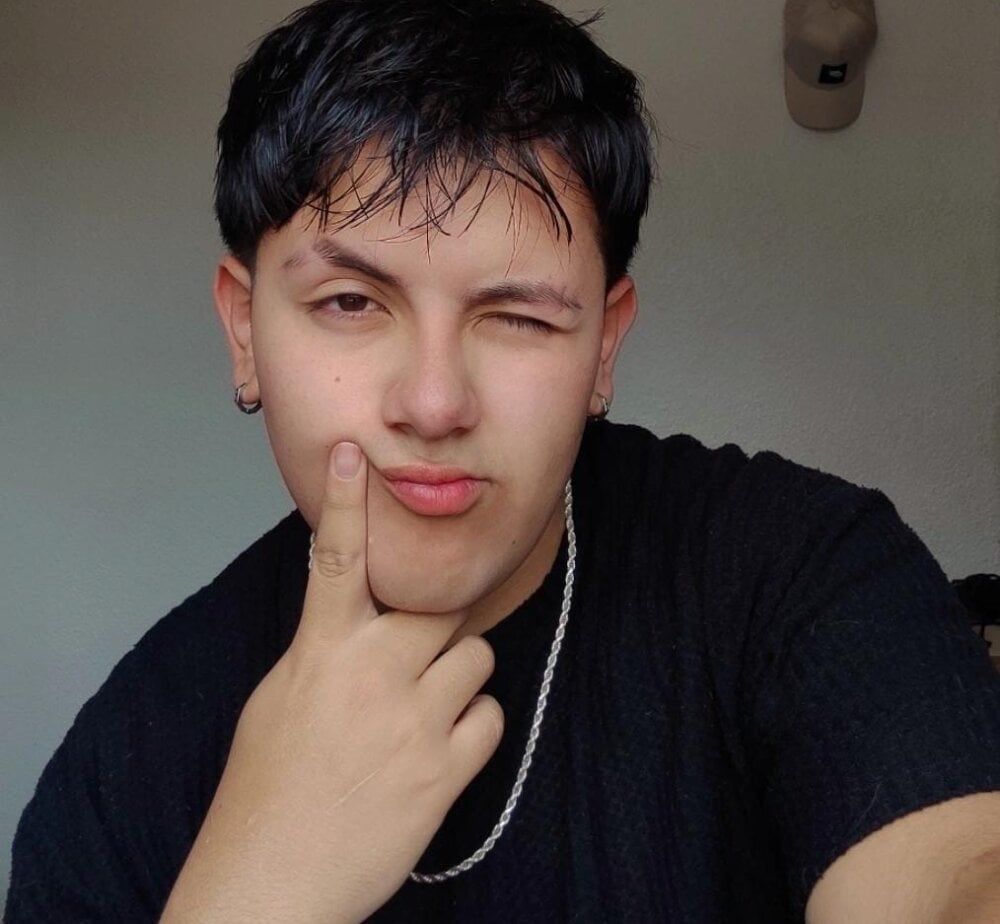 Aaron_Martinez_ profile