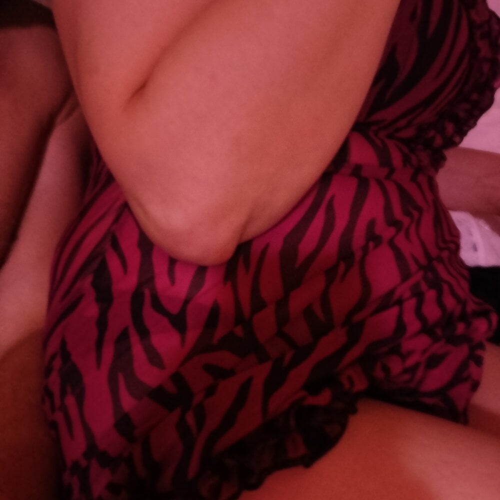 selena-hakan33 from stripchat