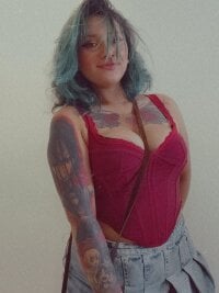 Mila_nixon02