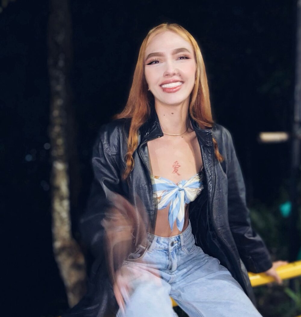 zoe_painn from stripchat