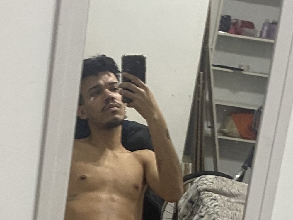 alanzinputo from stripchat