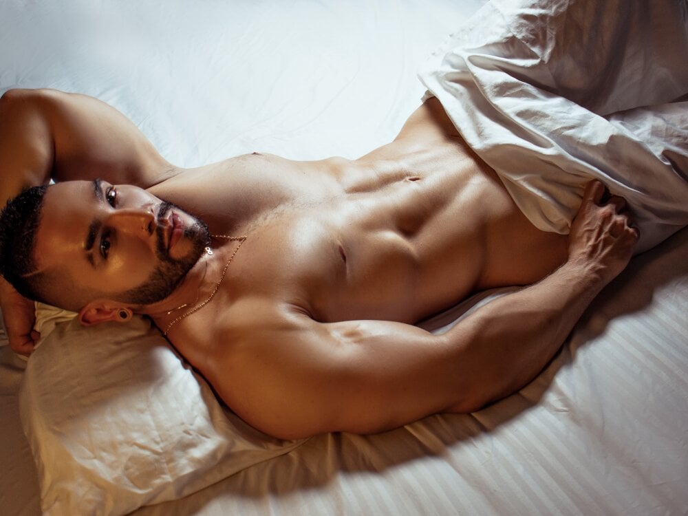 Salvador_Santos_ profile