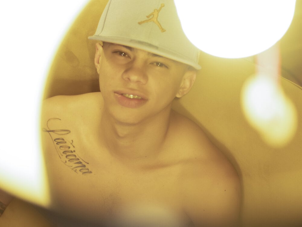 jack_abriud's Offline XXX Chat