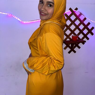YasiraHashim 🌧 nude show