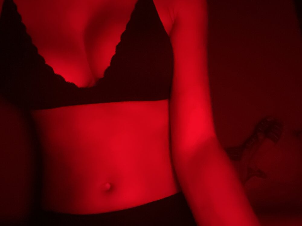 hype_de_punk's Offline XXX Chat