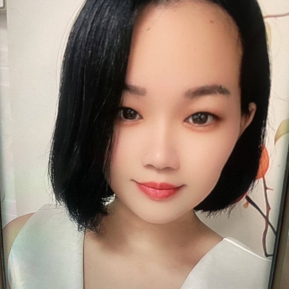 badgirlwebcam.com aoogee livesex profile in on-your-laps cams