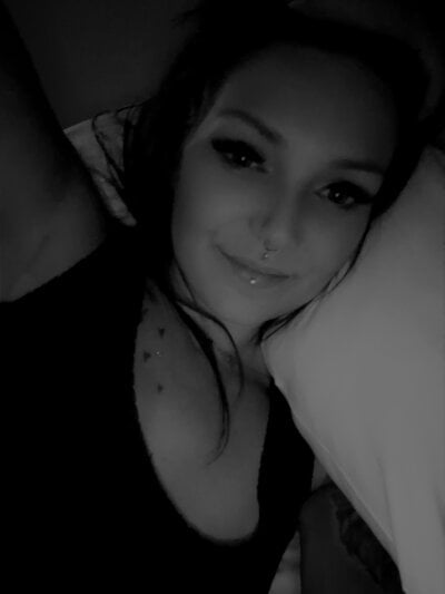 HOTLinii on StripChat