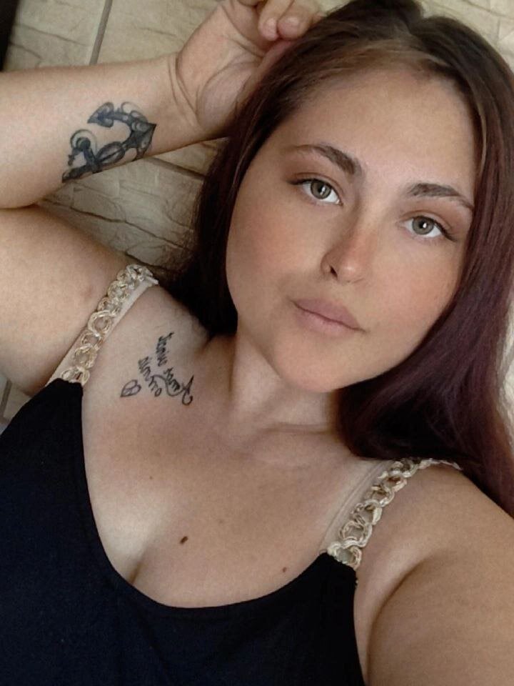 livesex.fan nanalybeautyy livesex profile in on-ur-lap cams