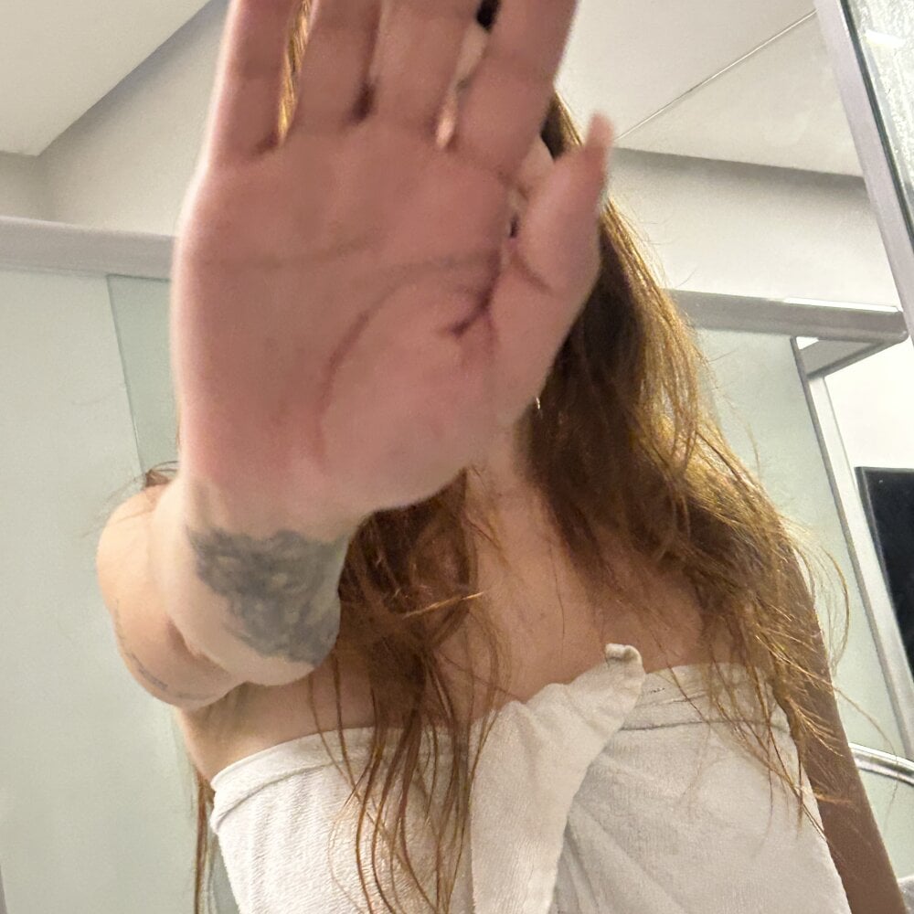 sexyla25's Offline XXX Chat