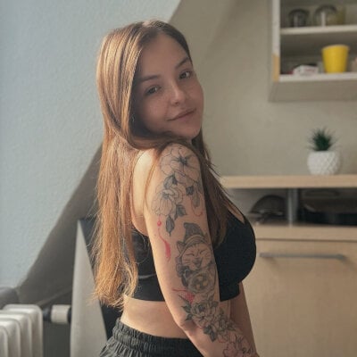 Sex chat gratuit in direct cu -Meowy- pe StripChat