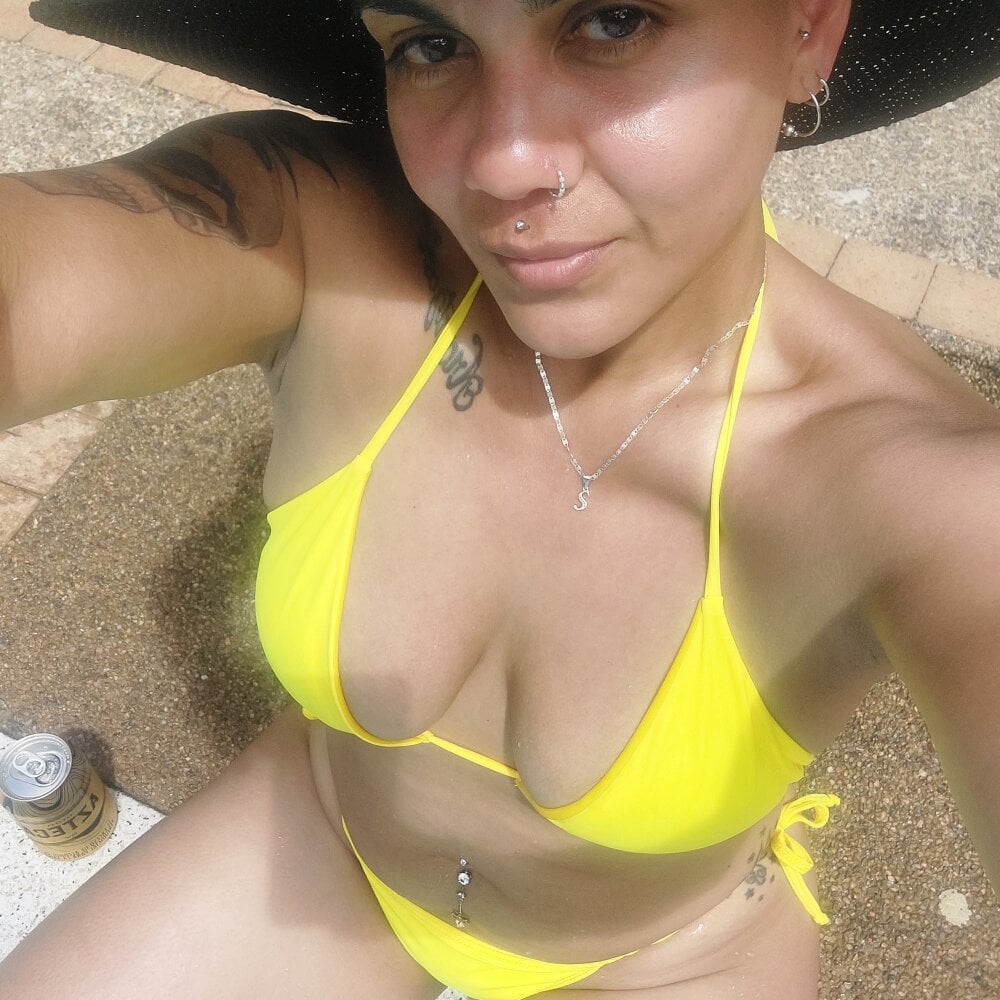 Live sex webcam photo for nicolette_rock #290054513