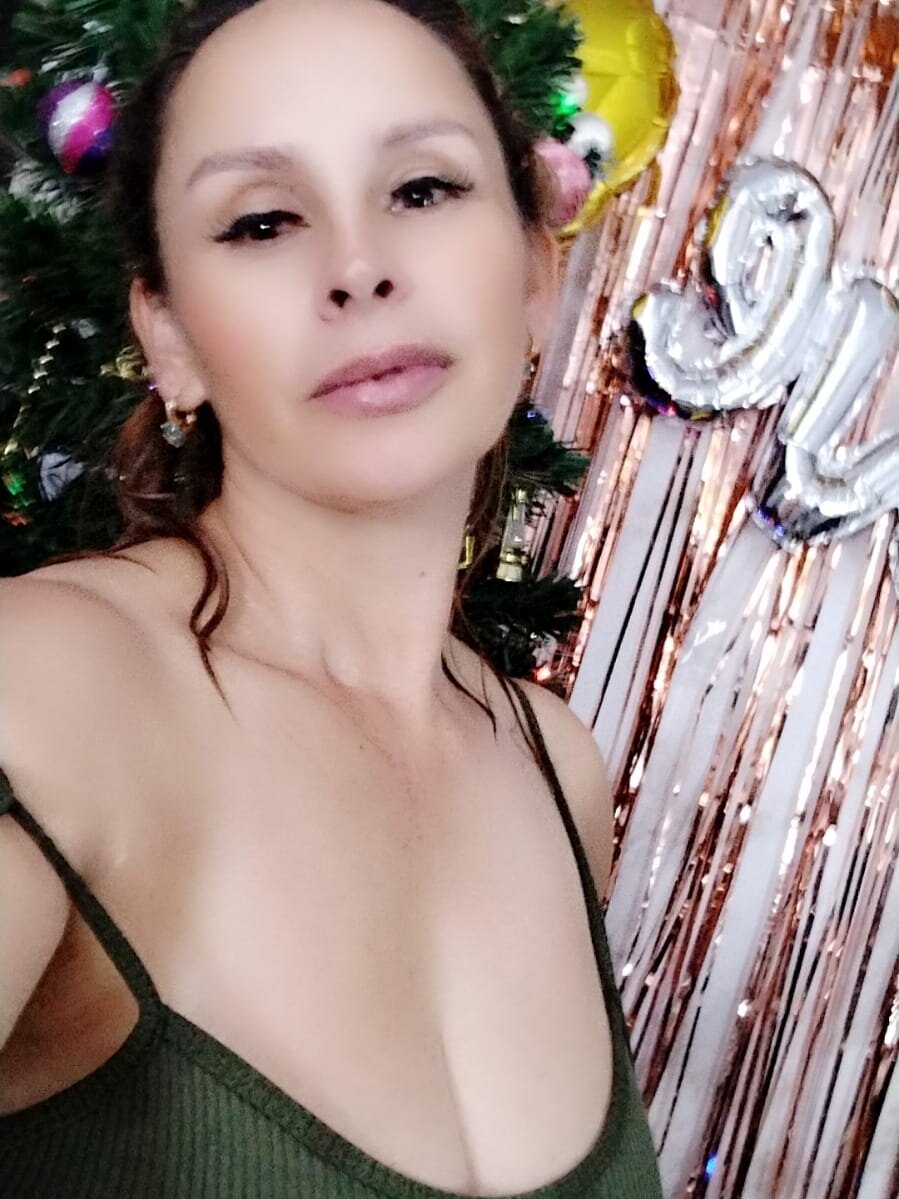 Live sex webcam photo for CoryLoveHott #290219478