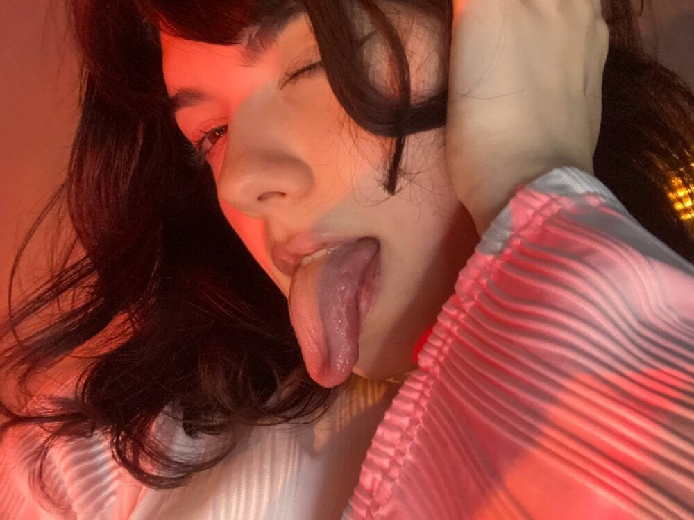 stripchat fantasylana webcam profile pic via free6cams.com