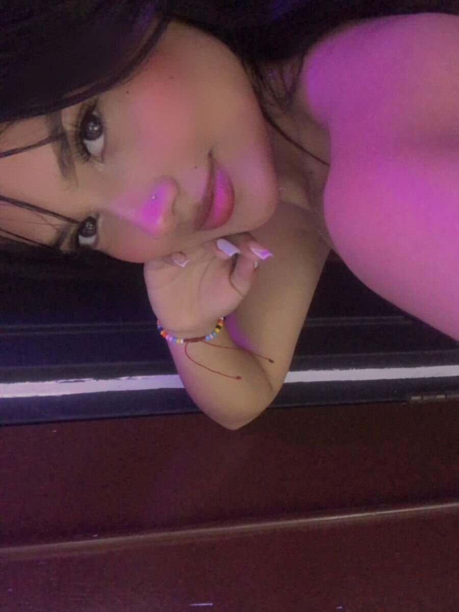 Watch ammydoll_ live on cam at StripChat