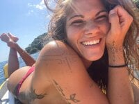Show sexual ao vivo de HornyLoveDoll