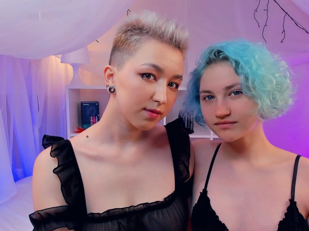 MariaMaloni's Offline Chat Room