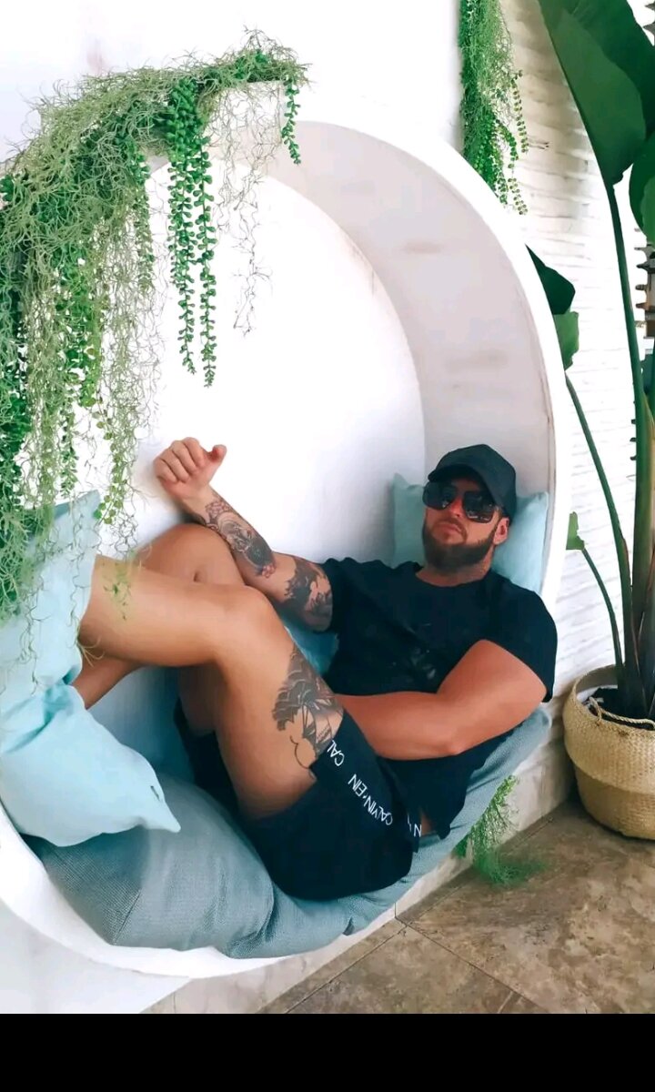 romanoxxxstrip's Offline XXX Chat