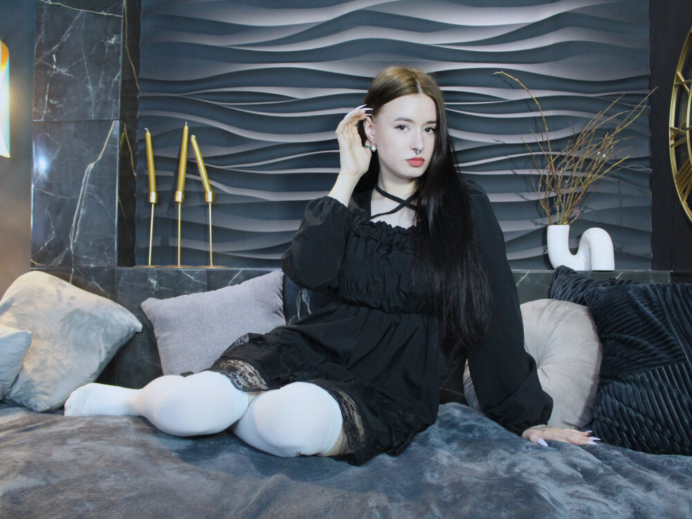 Live sex webcam photo for Lily_Moonlight #289996762