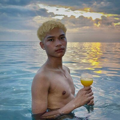 Helleron Live Cam on StripChat