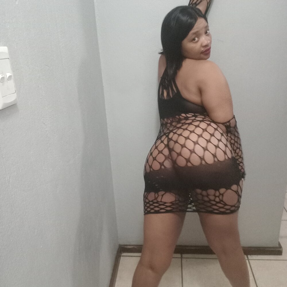 stripchat roxyluva-x webcam profile pic via mega-camsex.net