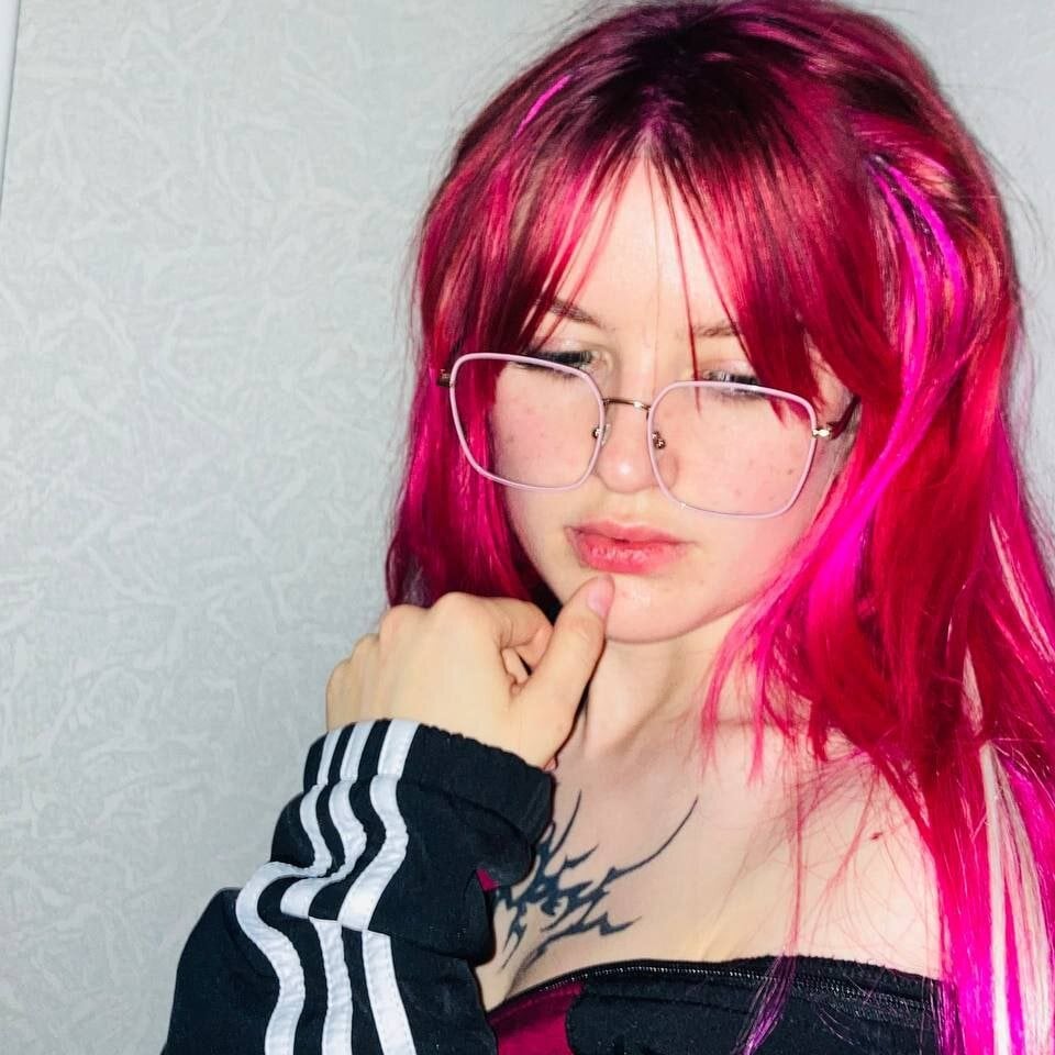 haily_lover's Offline Chat Room