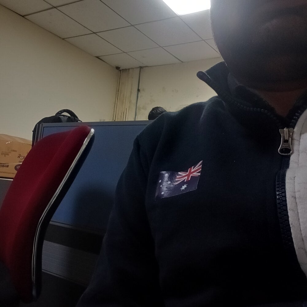 fuckathome23 離線 XXX 聊天