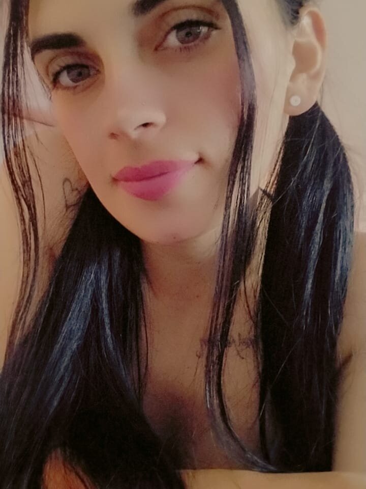 adele_johnnson 🦅 live sex chat
