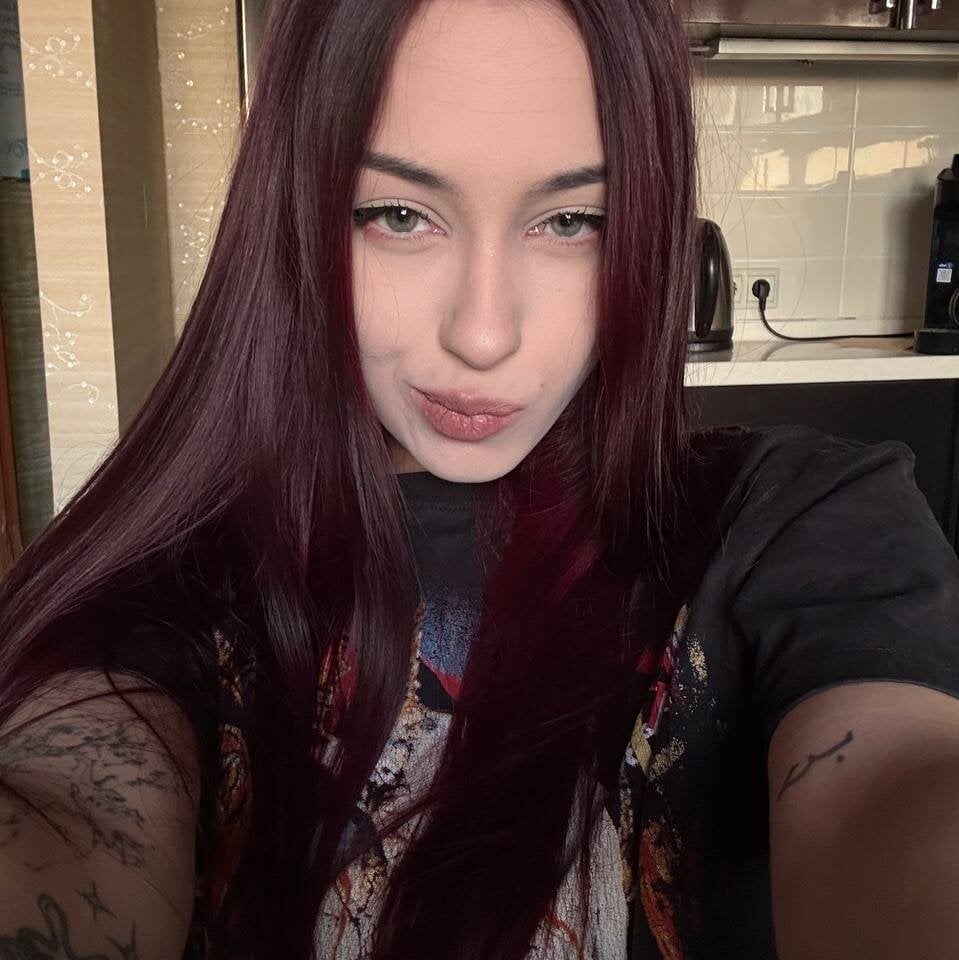 CHERRY_LINA's Offline Chat Room