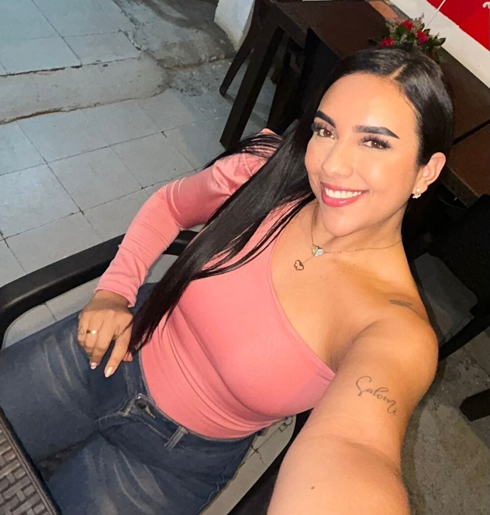 cheapadultsexcams.com damnhot26 livesex profile in bisexual cams