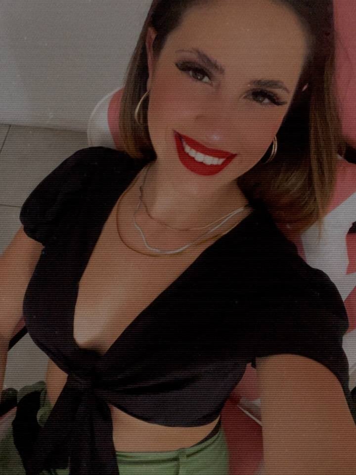 LolaSB Offline XXX-Chat