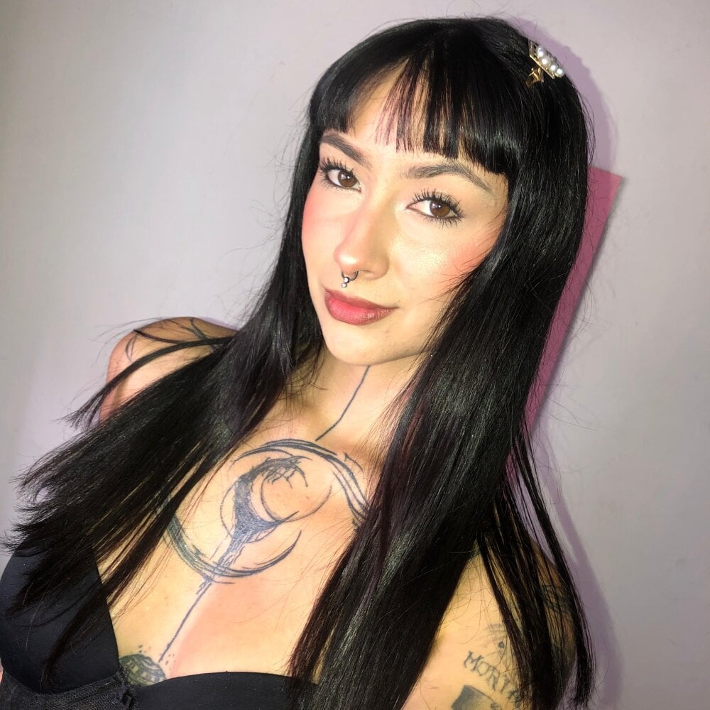 glamcambabes.com princess_deimos__ livesex profile in on-your-screen-daddy cams