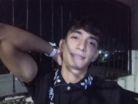 Danny_Phamt0n offline chatrum