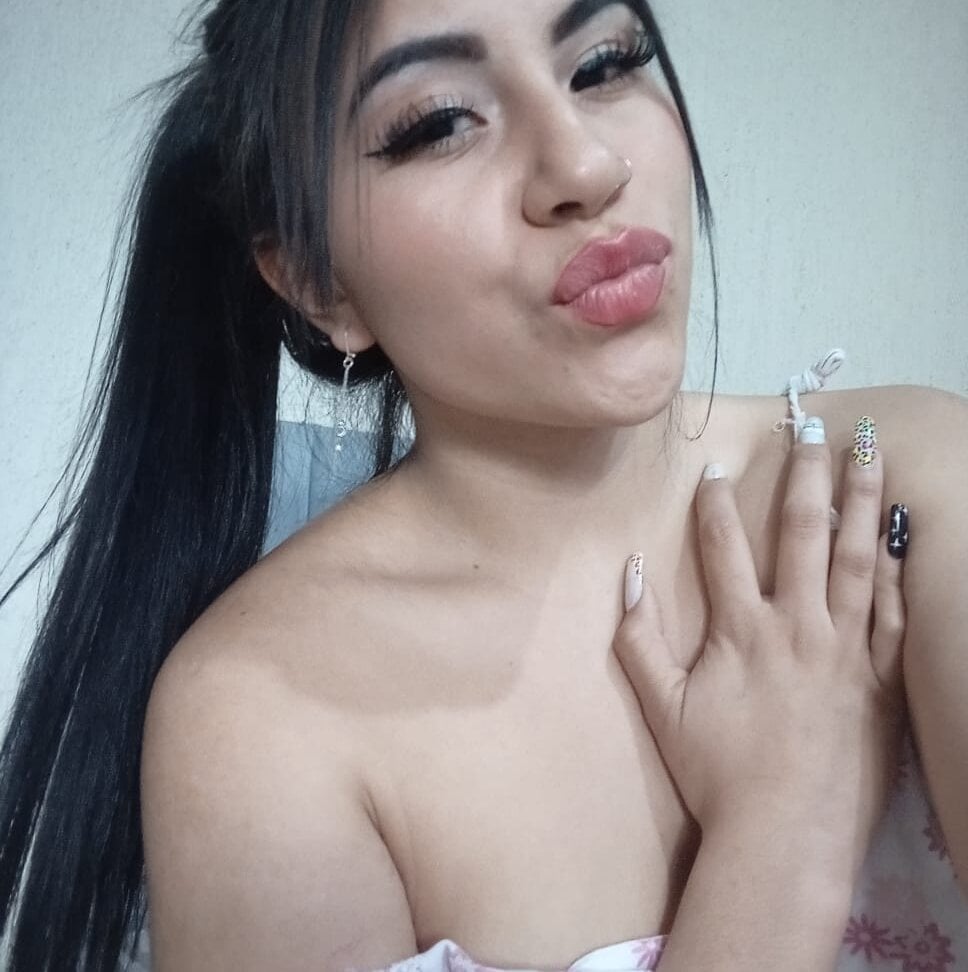 Live sex webcam photo for helen_funn #289856308