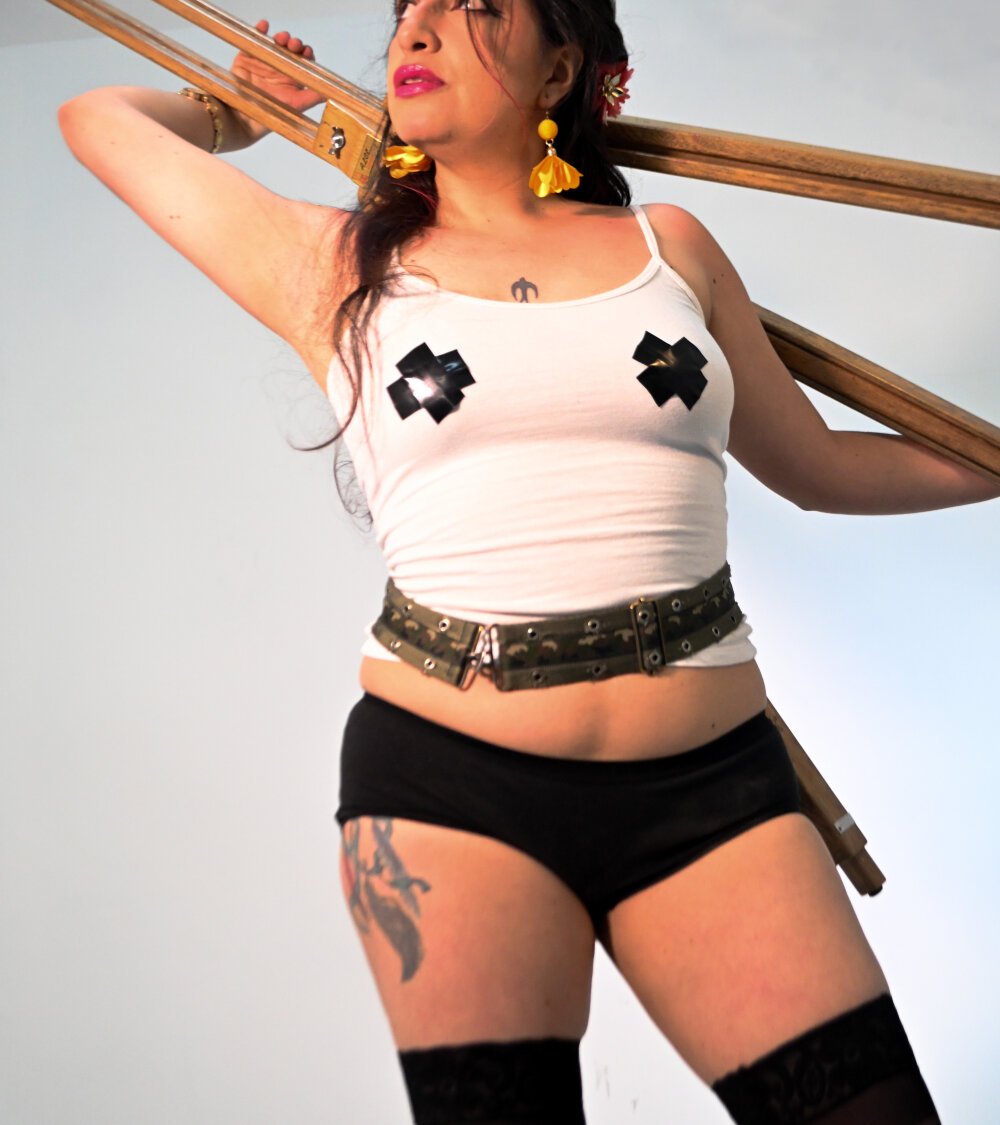 6livesex.com rozario_pinceles livesex profile in spanish cams