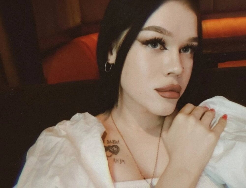 AntoniaBickham's Offline XXX Chat