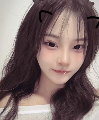 girl520long Live Cam on StripChat