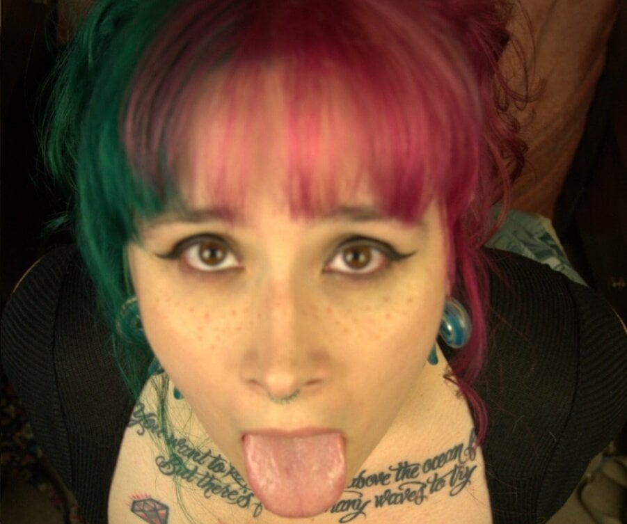 stripchat chubbysubbyprincess webcam profile pic via cam-performer.com