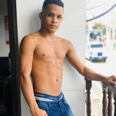 saturn_boys from stripchat