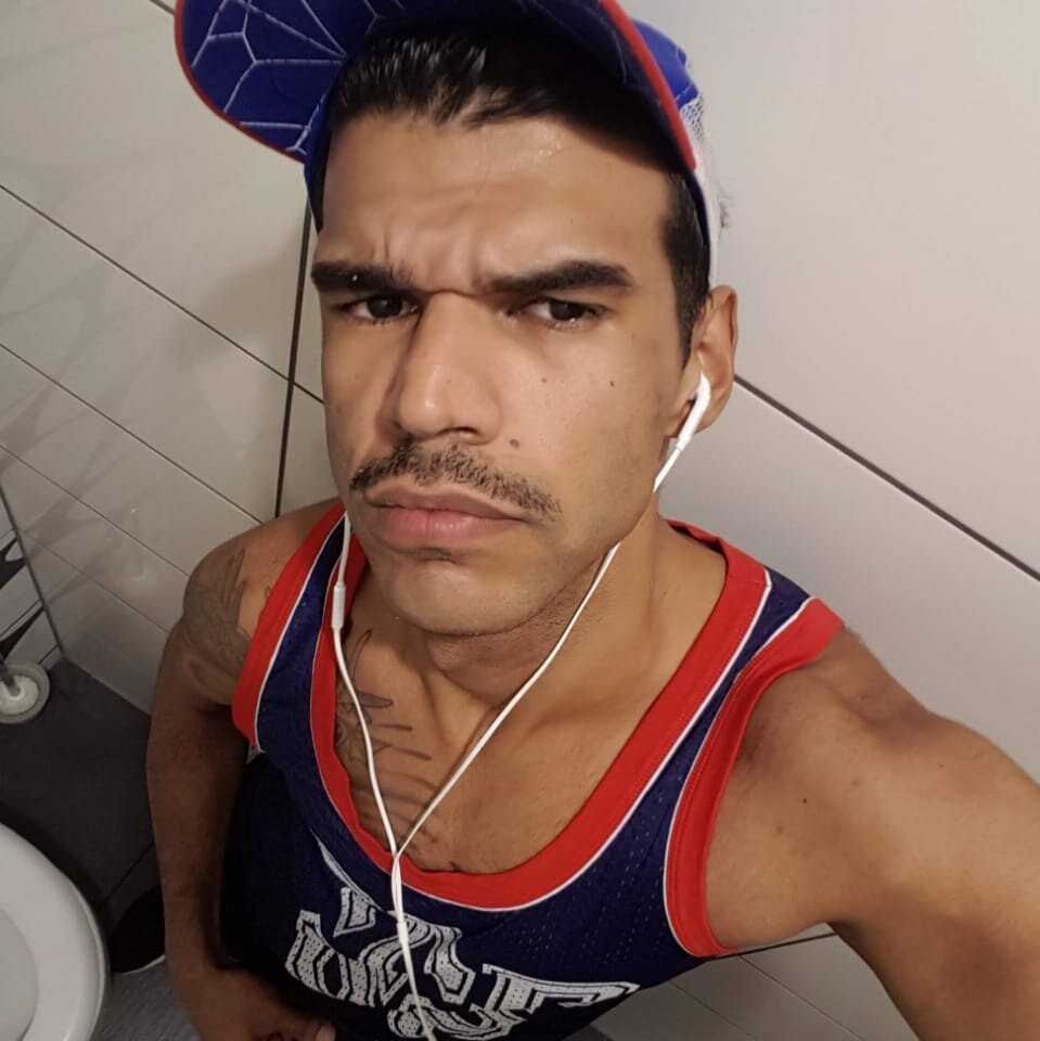 Leonxxl22 Cam Model Profile | Stripchat