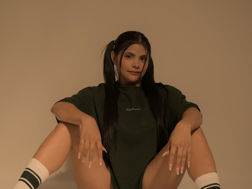 sleekcams.com molly_lovee_ livesex profile in brown-eyes cams