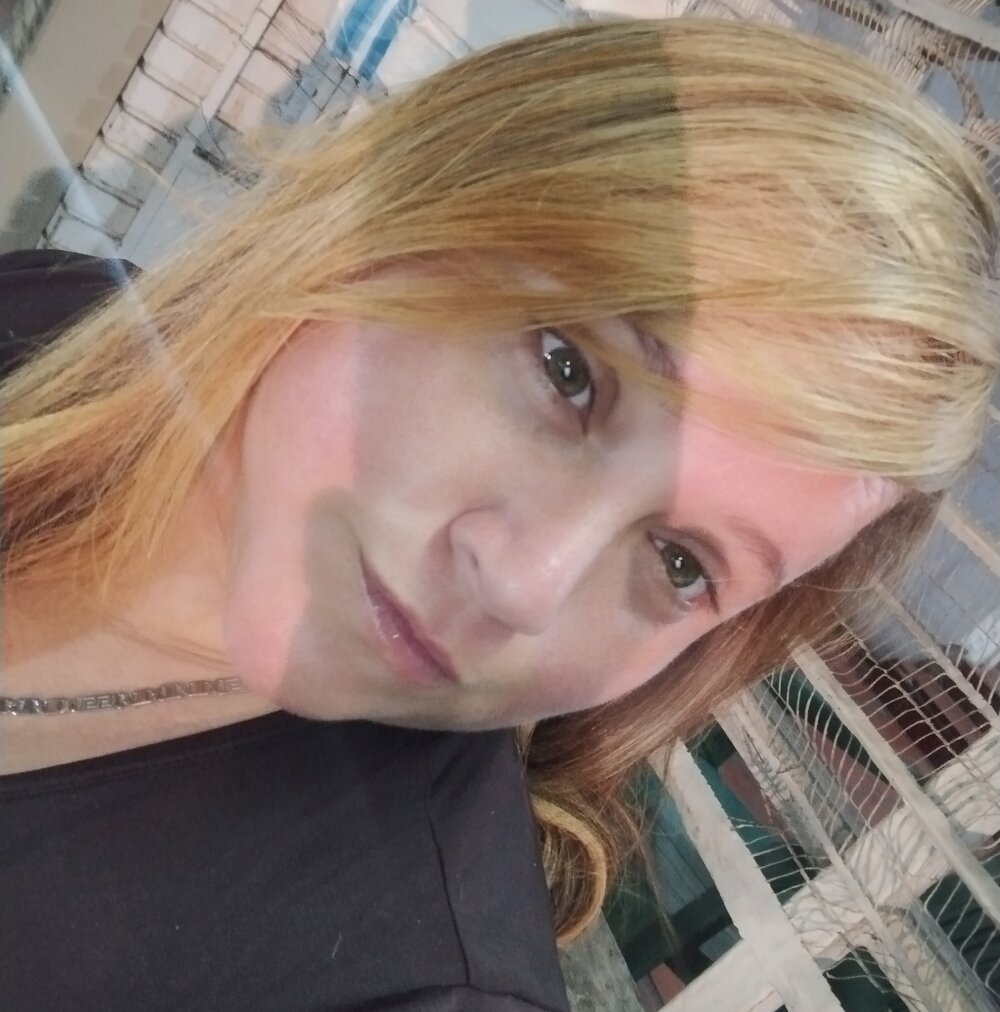 free6cams.com ailany23 livesex profile in im-lying-on-the-bed cams