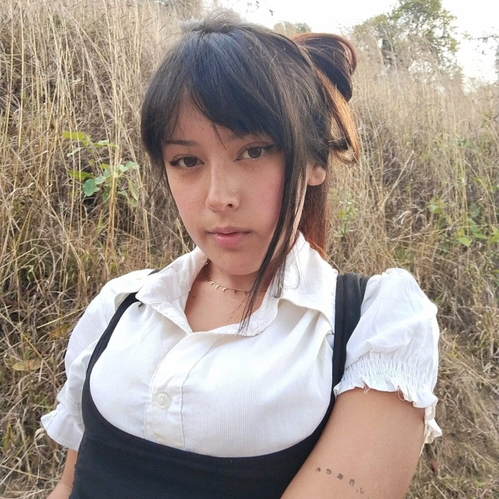 lana_blue_ profile