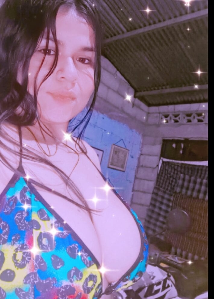 mirellahotxxx's Offline XXX Chat